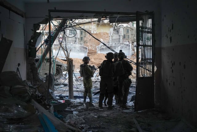  IDF soldiers carry out ground operations in the Gaza Strip. (photo credit: IDF SPOKESPERSON UNIT)