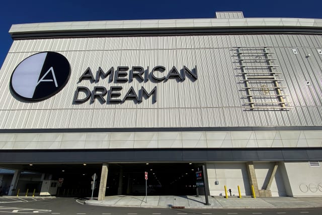  American Dream mall is pictured after New Jersey Governor Phil Murphy closed indoor shopping malls, to avoid the spreading of the coronavirus disease (COVID-19), in East Rutherford, New Jersey, U.S., March 18, 2020. (photo credit: EDUARDO MUNOZ / REUTERS)