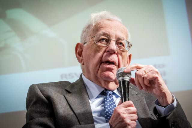  Professor of Political Science at the Hebrew University of Jerusalem and former Director-General of the Ministry of Foreign Affairs Shlomo Avineri speaks at a panel on Israeli-German relations, organized by the Hebrew University. January 12, 2016. (photo credit: MIRIAM ALSTER/FLASH90)