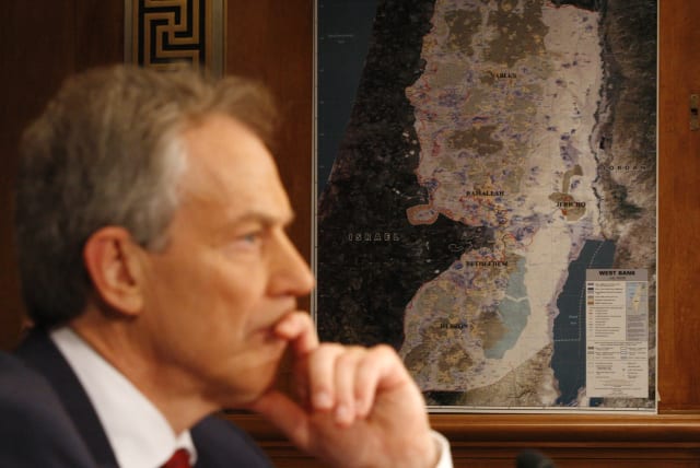  Tony Blair is pictured alongside a map of Israel and the West Bank, May 14, 2009 (photo credit: REUTERS/JASON REED)