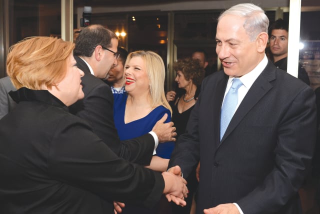  THEN US ambassador Dan Shapiro (second left) and his wife, Julie Fisher, greet Sara Netanyahu and Prime Minister Benjamin Netanyahu, at a reception at the US residence in 2014.  (photo credit: KOBI GIDEON/GPO)