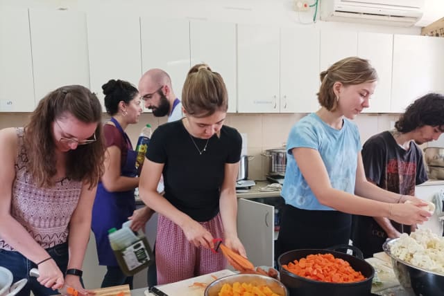  International students at the Hebrew University of Jerusalem take part in one of the many volunteering opportunities organized by the university.