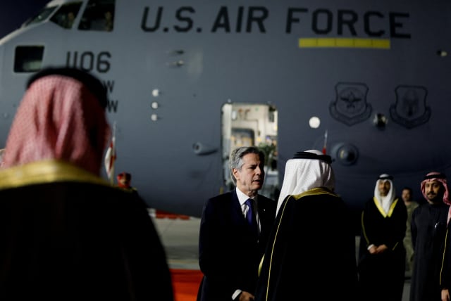  U.S. Secretary of State Antony Blinken shakes hands as he departs for Tel Aviv, during his week-long trip aimed at calming tensions across the Middle East, in Manama, Bahrain, January 10, 2024. (photo credit: REUTERS/EVELYN HOCKSTEIN/POOL)