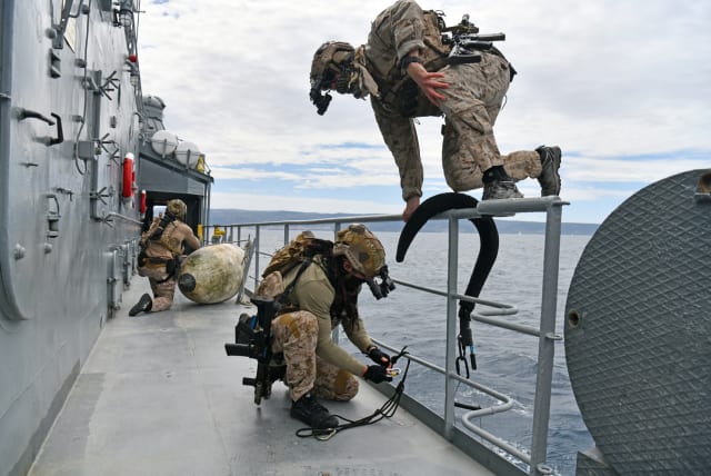  US Navy SEALs (Illustrative) (photo credit: US NAVY)