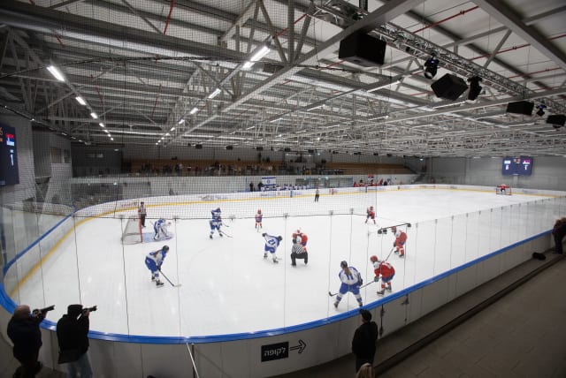  The Israel Women's National team playing at the OneIce Arena near Netanya (photo credit: OneIce Group/Nimrod Gluckman)