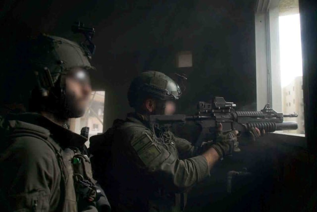  IDF troops continue to battle against Hamas terrorists in Gaza, February 4, 2024