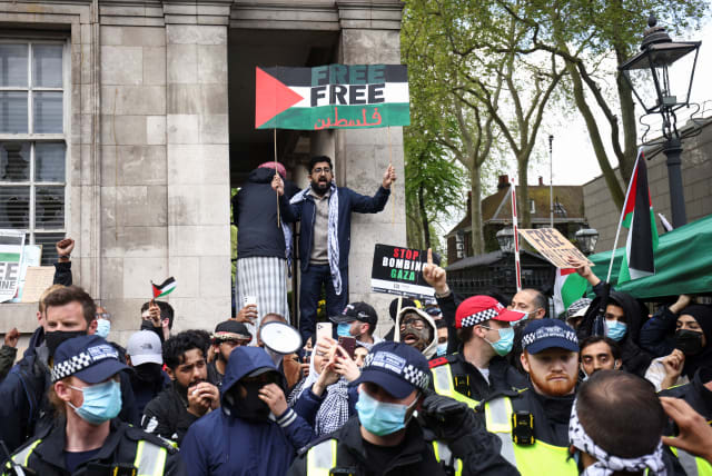  Protest in support of Palestinians, in London (photo credit: REUTERS/HENRY NICHOLLS)