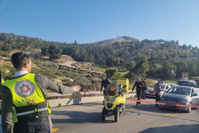  MDA at the scene of the attack outside of Ma'ale Adumim (photo credit: MAGEN DAVID ADOM)