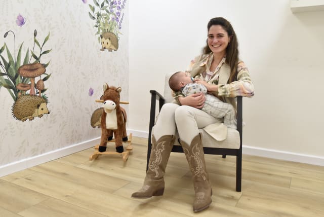  Doctoral student Keren Or Greenberg in the Ulman Building’s new nursing room (photo credit: Sharon Tzur for the Technion)