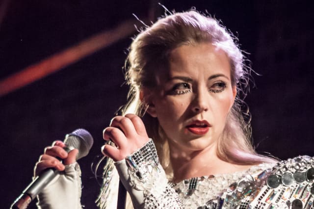  Charlotte Church performing at Focus Wales 2013 (photo credit: MIKE HUGHES / CC 2.0 / https://creativecommons.org/licenses/by/2.0/deed.en)