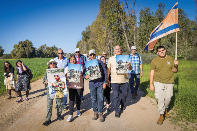  ISRAELIS MARCH near the southern town of Sderot, near the northern Gaza Strip as they take part in the Harel march in support of re-settling the Gaza Strip, on February 29. (photo credit: LIRON MOLDOVAN/FLASH 90)