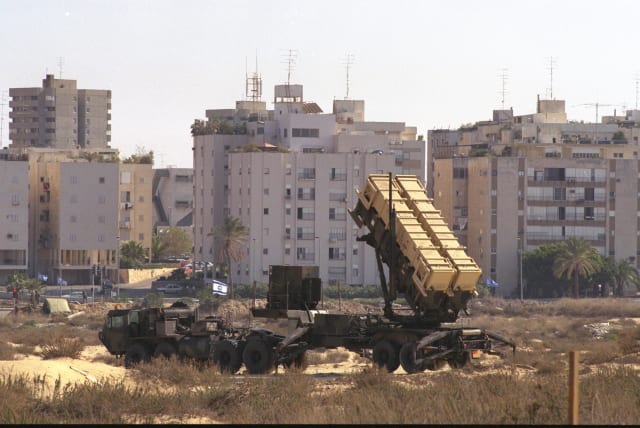  A PATRIOT missile interceptor in Tel Aviv ready to shoot down Scud missiles fired from Iraq. (photo credit: Nathan Alpert/GPO)