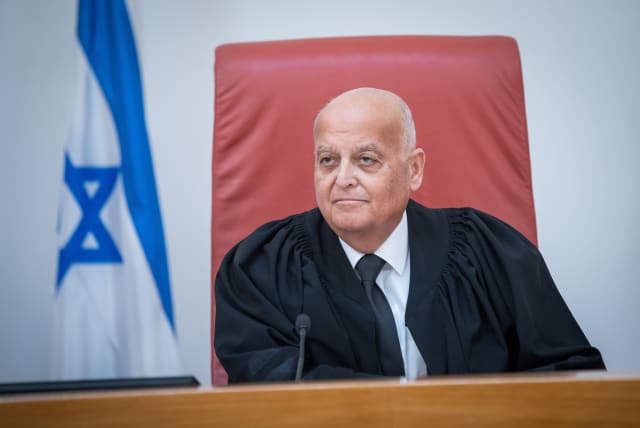  Deputy President of supreme court judge Salim Joubran arrives to the courtroom of the Supreme Court in Jerusalem, to the sentence appeal of Ovidia Shalom on June 14, 2017. (photo credit: YONATAN SINDEL/FLASH90)