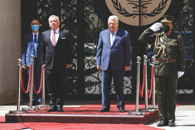  JORDAN’S KING Abdullah meets with PA head Mahmoud Abbas in Ramallah, 2022. (photo credit: MOHAMAD TOROKMAN/REUTERS)