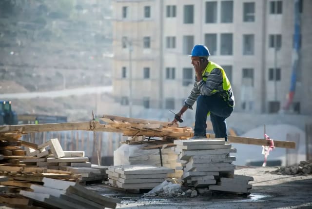  Palestinian construction worker. (photo credit: YOTAM RONEN)