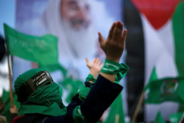  Hamas (photo credit: REUTERS/SUHAIB SALEM)
