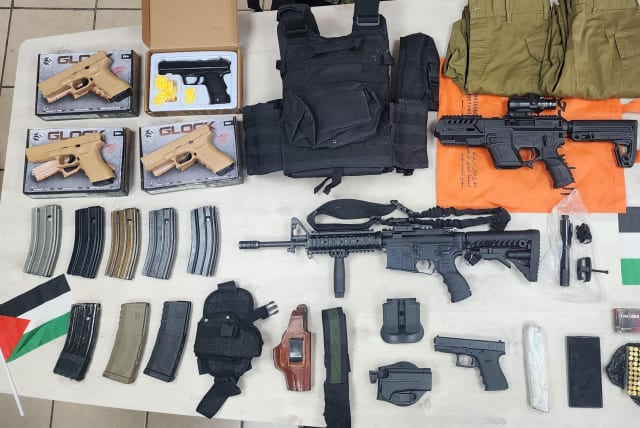  Weapons found in Azaria near Jerusalem during a night-raid (10/04/2024) (photo credit: POLICE SPOKESPERSON'S UNIT)