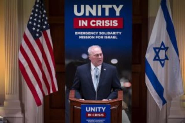 El líder de la mayoría de la Cámara de Representantes de EE.UU., Steve Scalise, habla en la Conferencia de Presidentes de las Principales Organizaciones Judías Estadounidenses reunidos en una histórica sinagoga, Sixth & I, en Washington, DC. (photo credit: TIA DUFOUR)