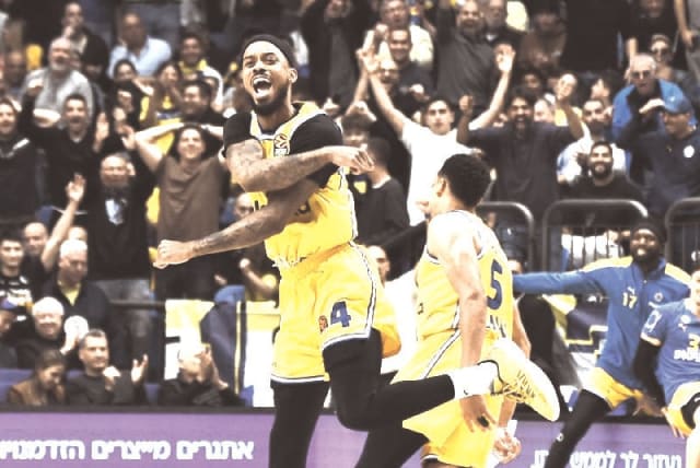    IF MACCABI TEL AVIV is to beat Panathinaikos in the Euroleague quarterfinals, it will need its backcourt tandem of Lorenzo Brown (left) and Wade Baldwin (right) to be in peak form. (21/4/2024) (photo credit: Dov Halickman)