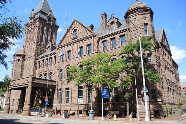  Rochester City Hall, 2013. (photo credit: DANIEL PENFIELD, CC-SA 3.0 https://creativecommons.org/licenses/by-sa/3.0/deed.en)