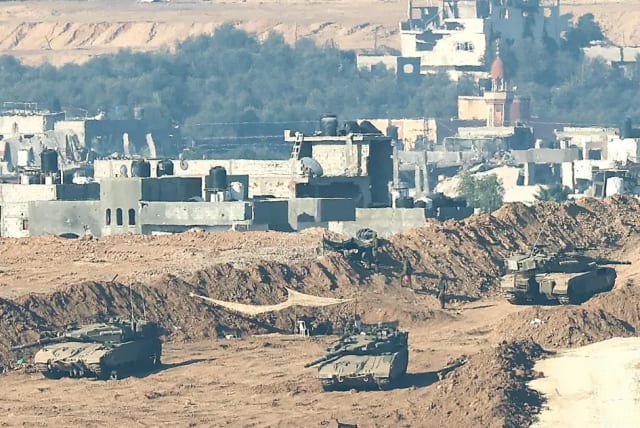  Tanks in Gaza  (photo credit: REUTERS)