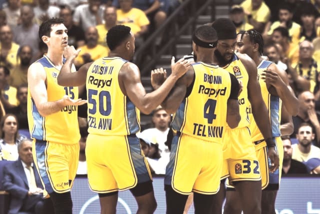  THE COHESIVENESS of Maccabi Tel Aviv was evident throughout the Euroleague campaign and helped the marquee Israeli club overcome numerous challenges that arose. (photo credit: Dov Halickman)