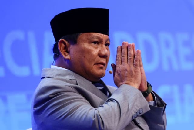  El ministro de Defensa y presidente electo de Indonesia, Prabowo Subianto, llega para intervenir en el Diálogo de Shangri-La en Singapur el 1 de junio de 2024. (photo credit: EDGAR SU/REUTERS)