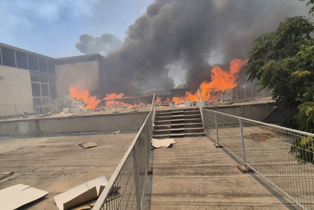  A building of the Israel Museum catches fire. June 2, 2024. (photo credit: ISRAEL FIRE AND RESCUE AUTHORITY)