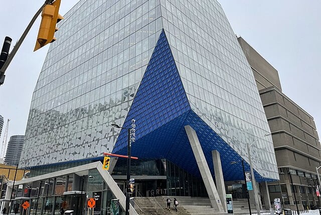 Street View and retail entrance to Toronto Metropolitan University Student Learning Center. (photo credit: Wikimedia Commons)
