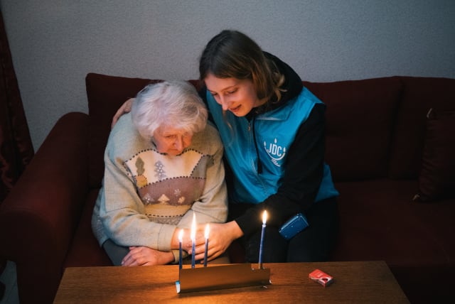  Olga Govorova, 85, is among the more than 36,300 vulnerable Jews in Ukraine receiving ongoing aid from JDC, like food, medicine, and home care. Maria Ziminia, 17, who is part of JDC’s Active Jewish Teens program that’s nurturing the next generation of Jewish leadership, visits Olga weekly to assist