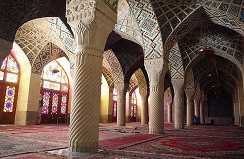 Iran travel gallery 465 AP 3