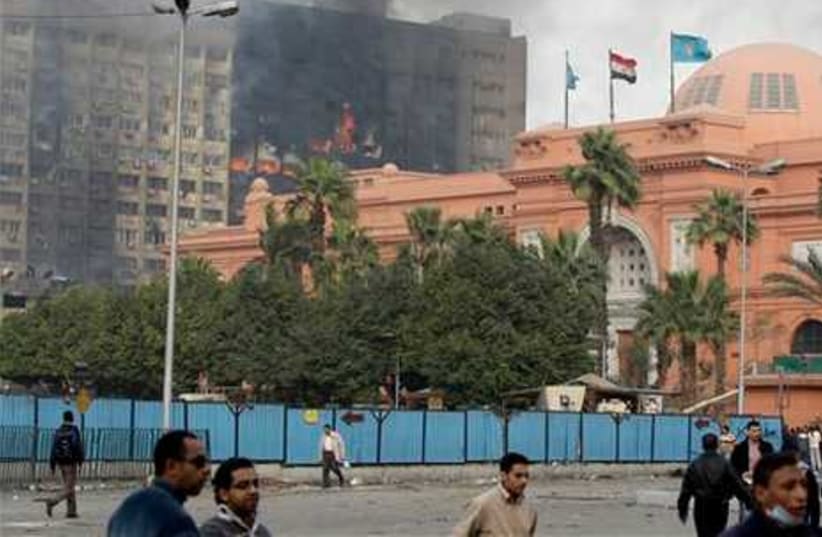 Egyptian museum on fire 465