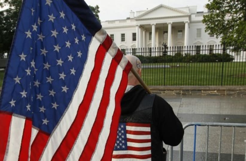 Man outside White House American Flag head tattoo (Gal)