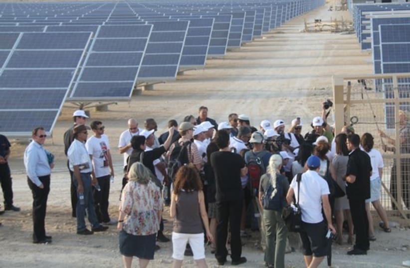 Arava solar field gallery 1