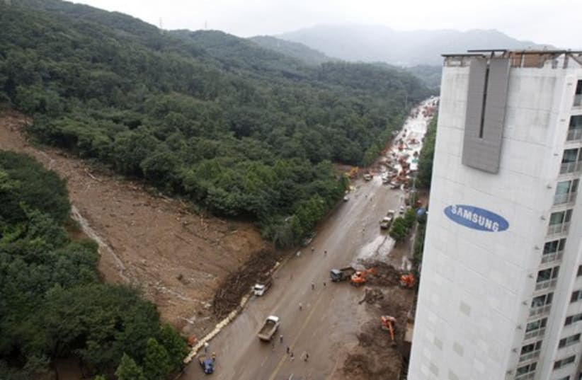 Korea mudslide 465 R 1