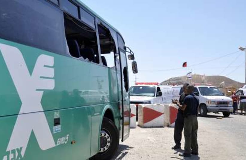 Eilat bus and check point 521