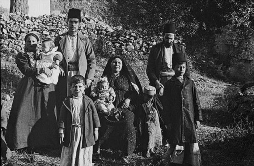 ''Group of Ashkenazim Jews'' 1900 not GALL