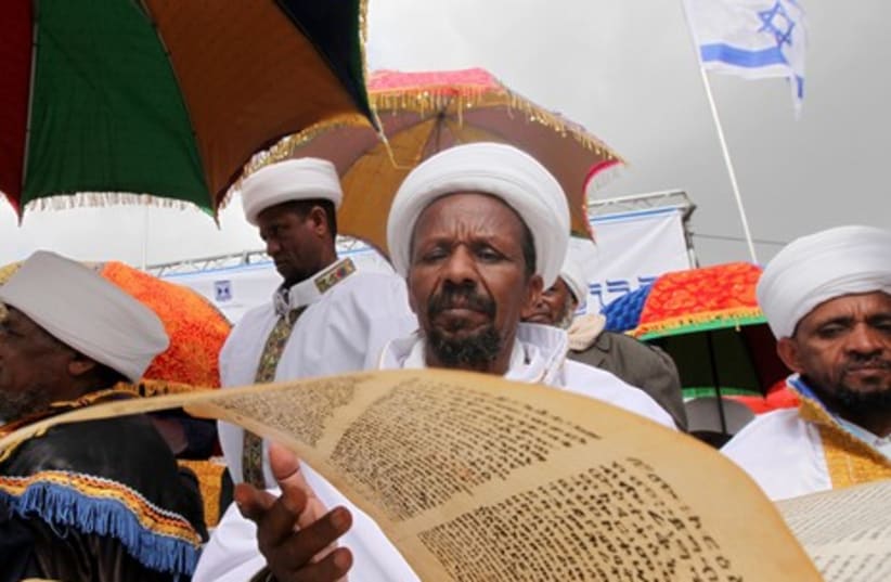 Ethiopians celebrate holiday of Sigd 465 10