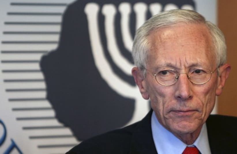Stanley Fischer runs for head of the IMF