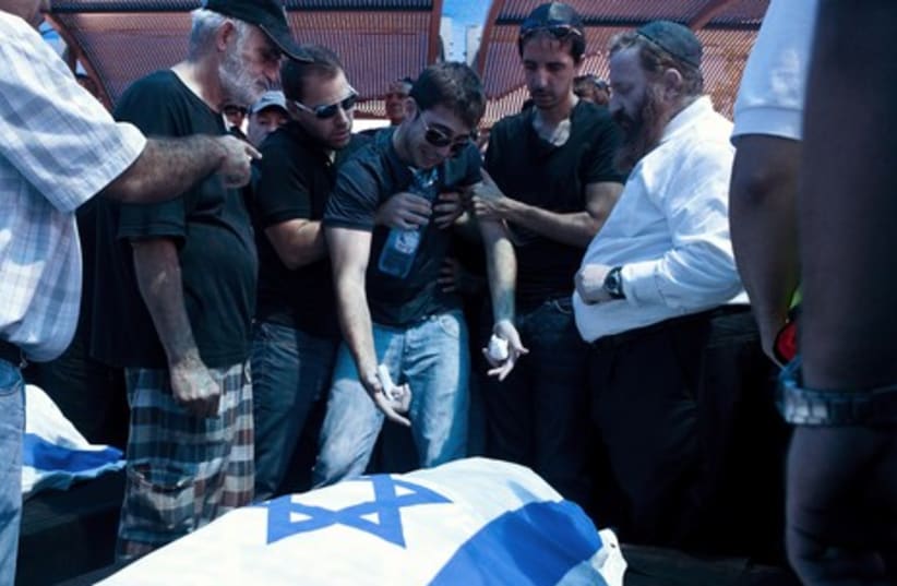 8 Israelis are killed in a cross-border terror attack
