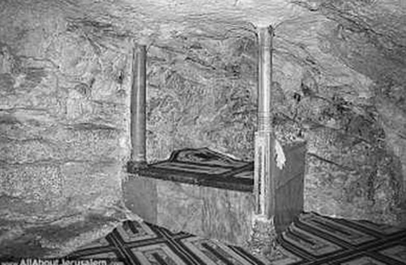 A Cave under the Temple Mount's Foundation Stone?