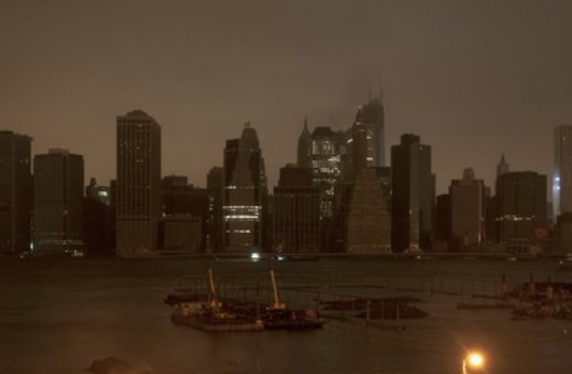 Dark Manhattan skyline in Hurricane Sandy Gallery