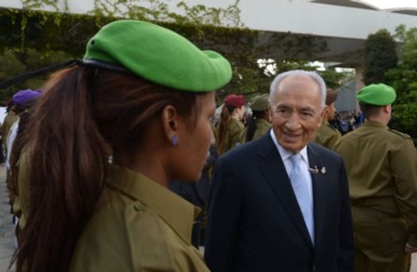 Peres with soldiers Independence Day 390