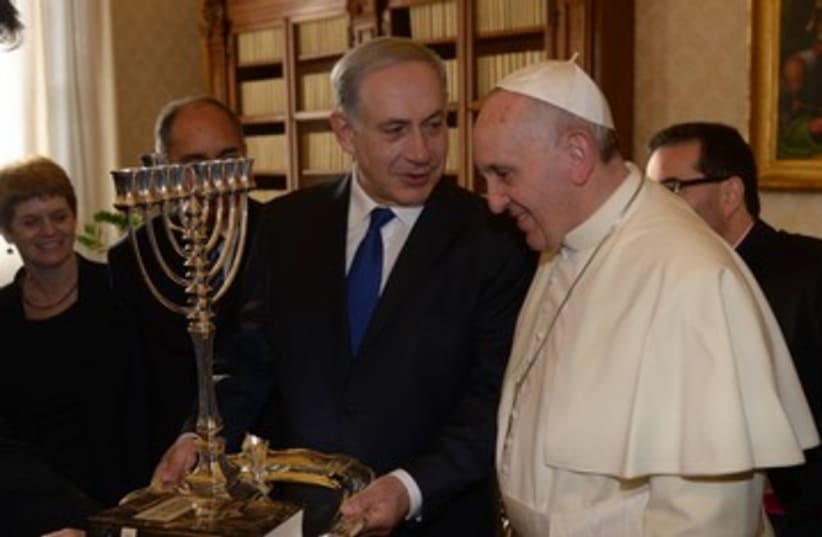 Netanyahu and pope gallery 3 390