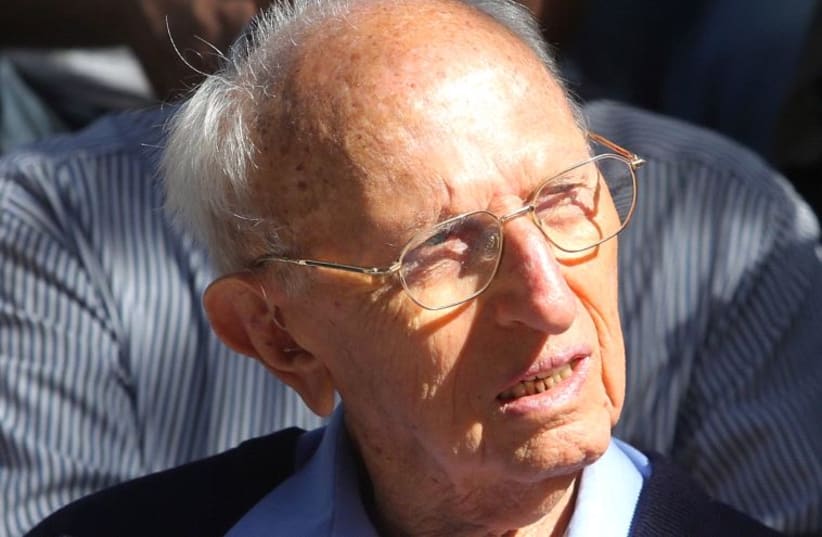 Former Mossad chief Zvi Zamir